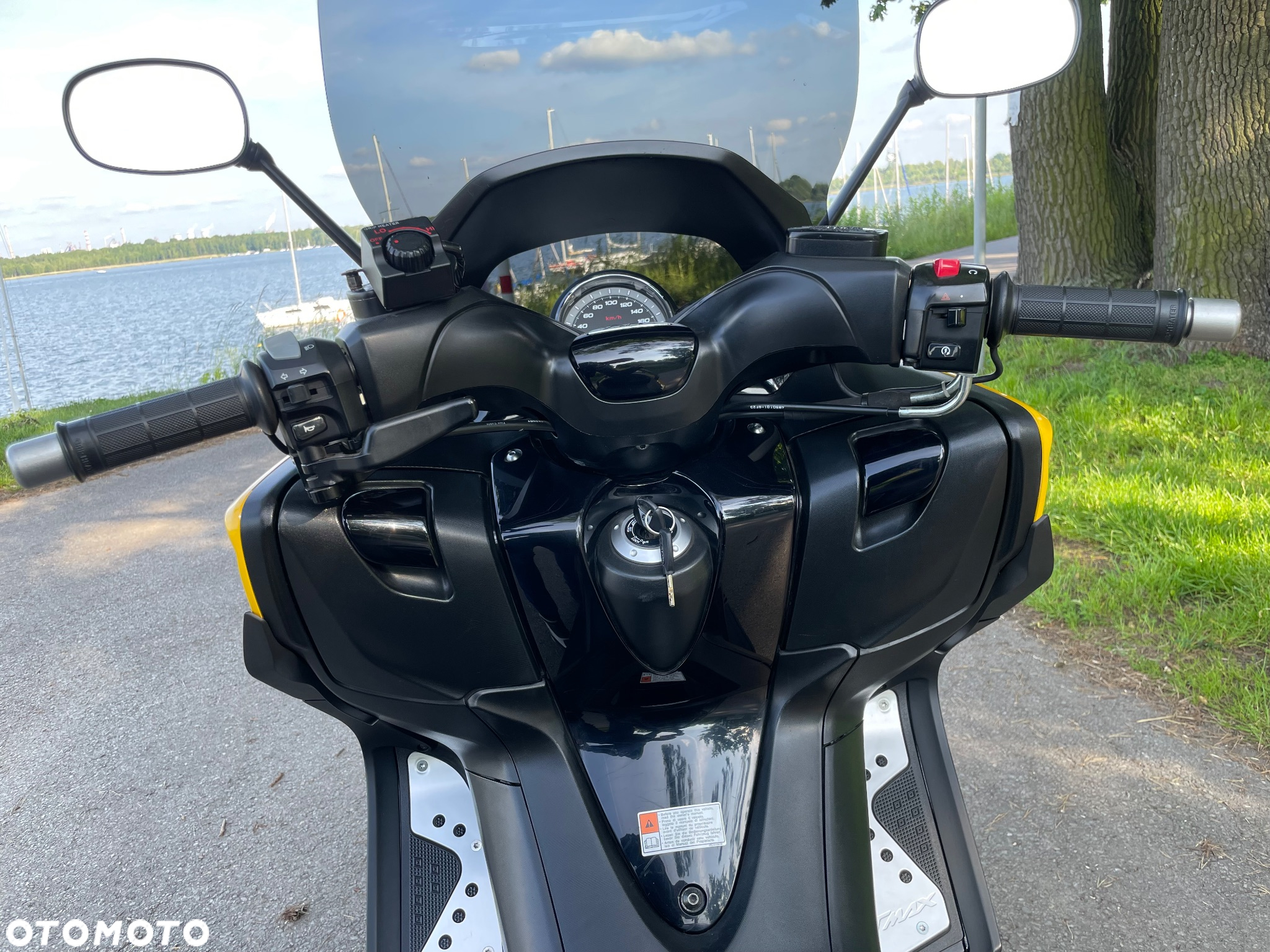 Yamaha Tmax - 26