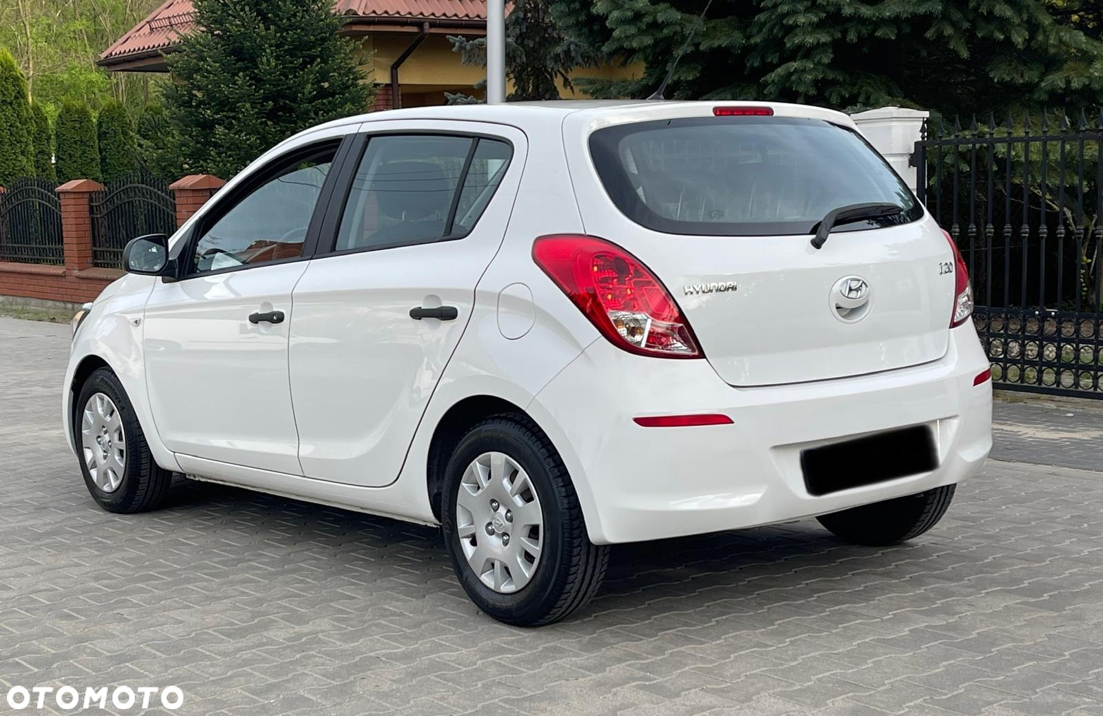 Hyundai i20 1.2 Trend - 12