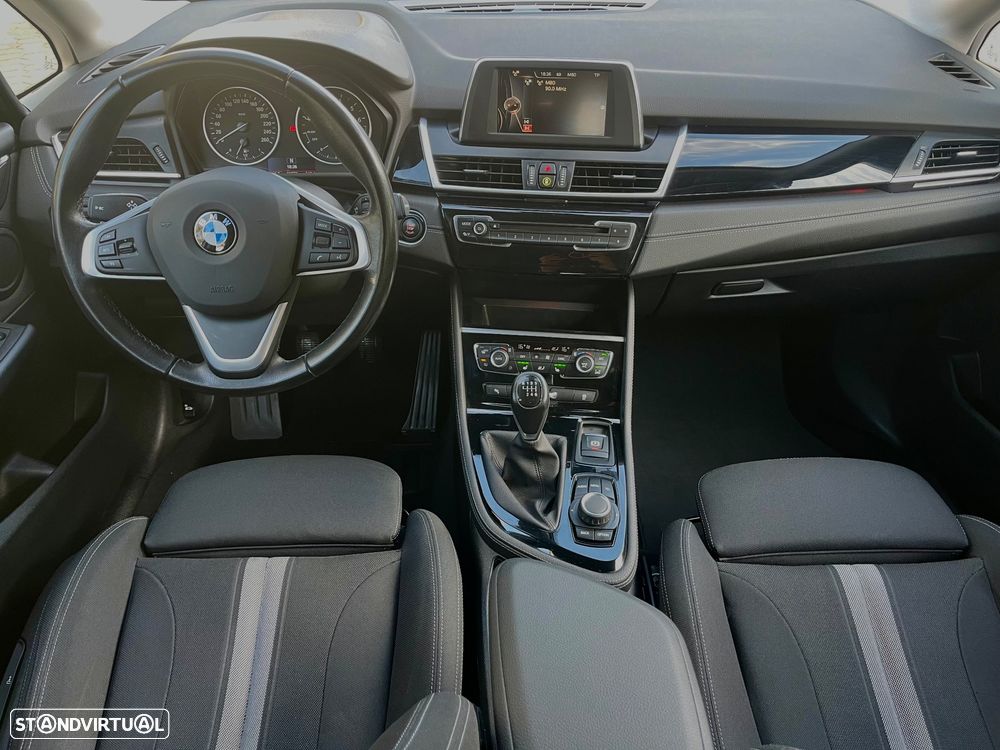 BMW 218 Active Tourer i Sport Line - 19