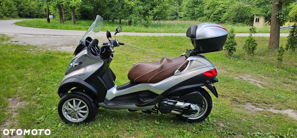 Piaggio MP-3 - 8