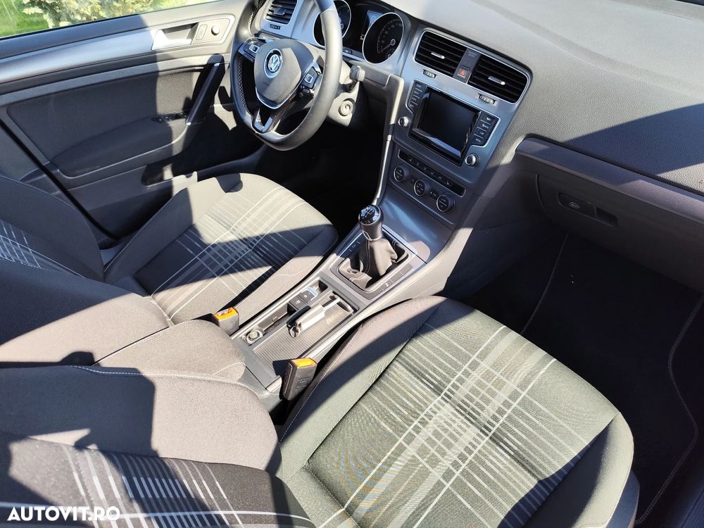 Volkswagen Golf 1.6 TDI BlueMotion Technology Lounge - 8