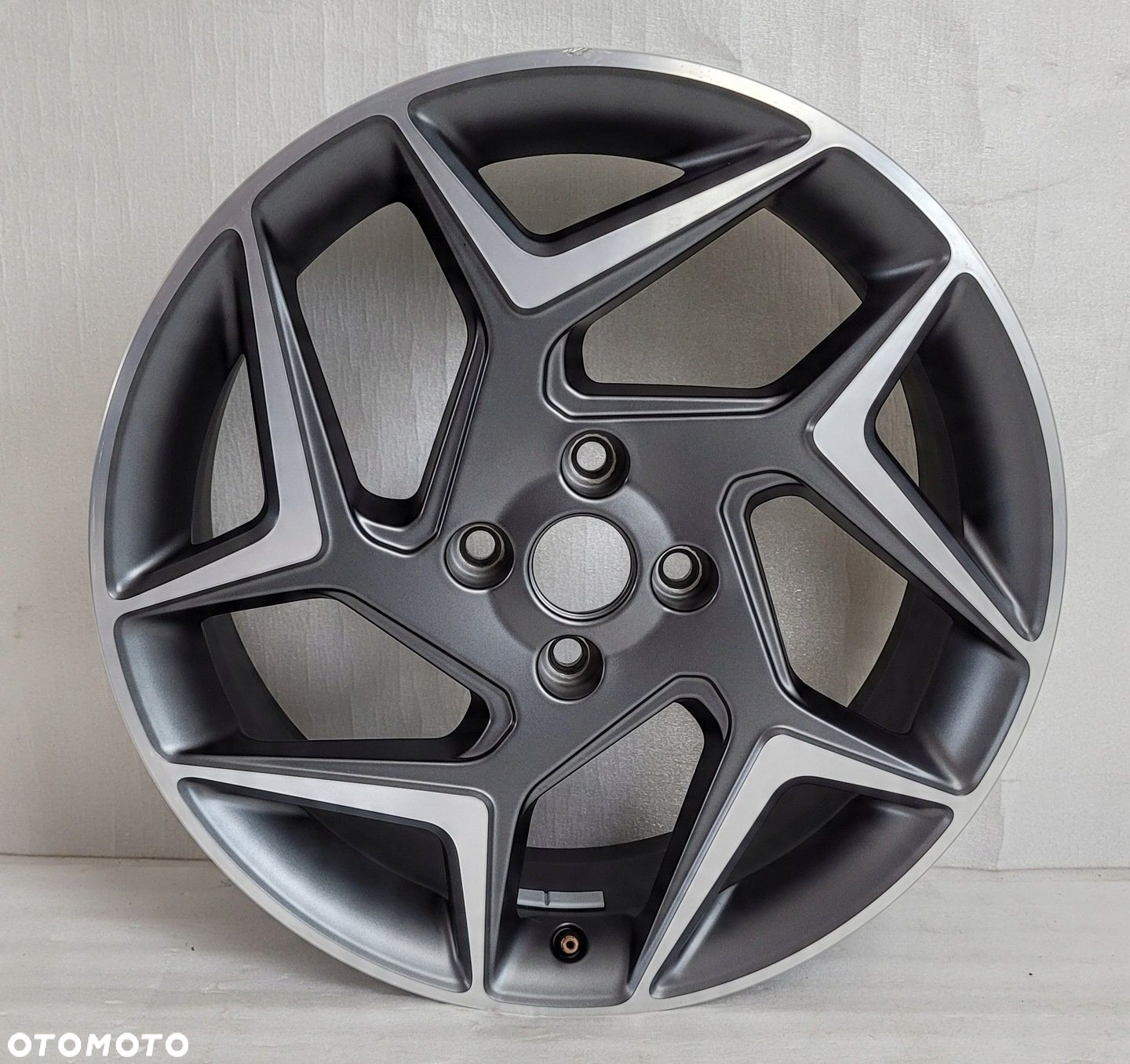 FELGA FORD FIESTA MK8 7,5x18 18 ET42,5 4x108 - 2
