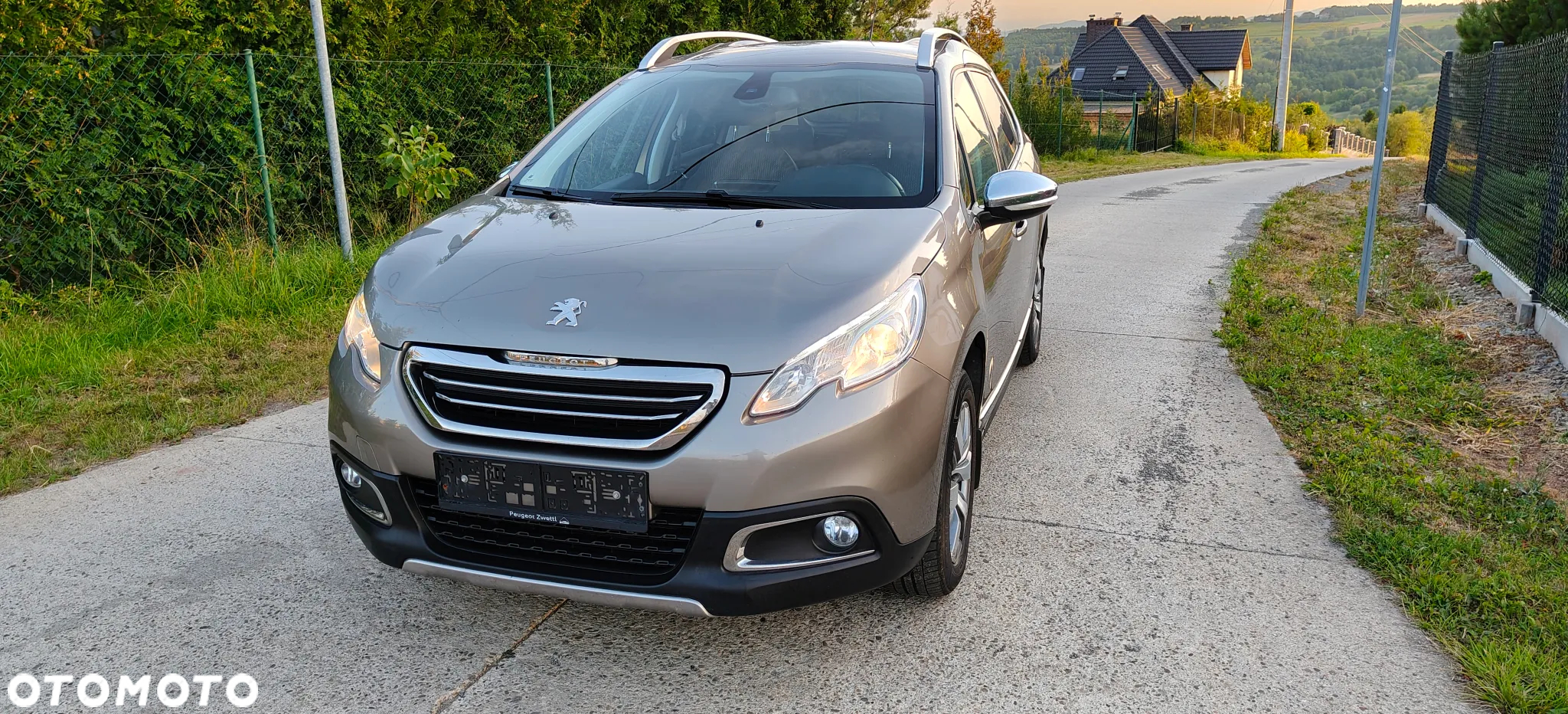 Peugeot 2008 1.6 e-HDi Allure S&S - 2