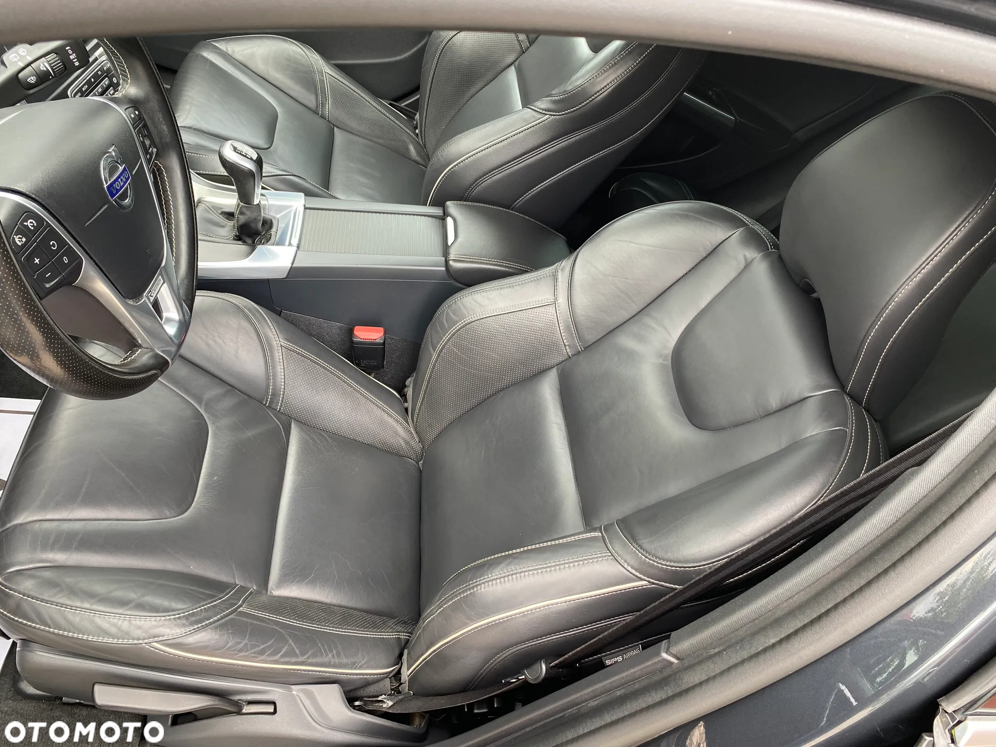 Volvo V60 D3 Drive-E R-Design Momentum - 10