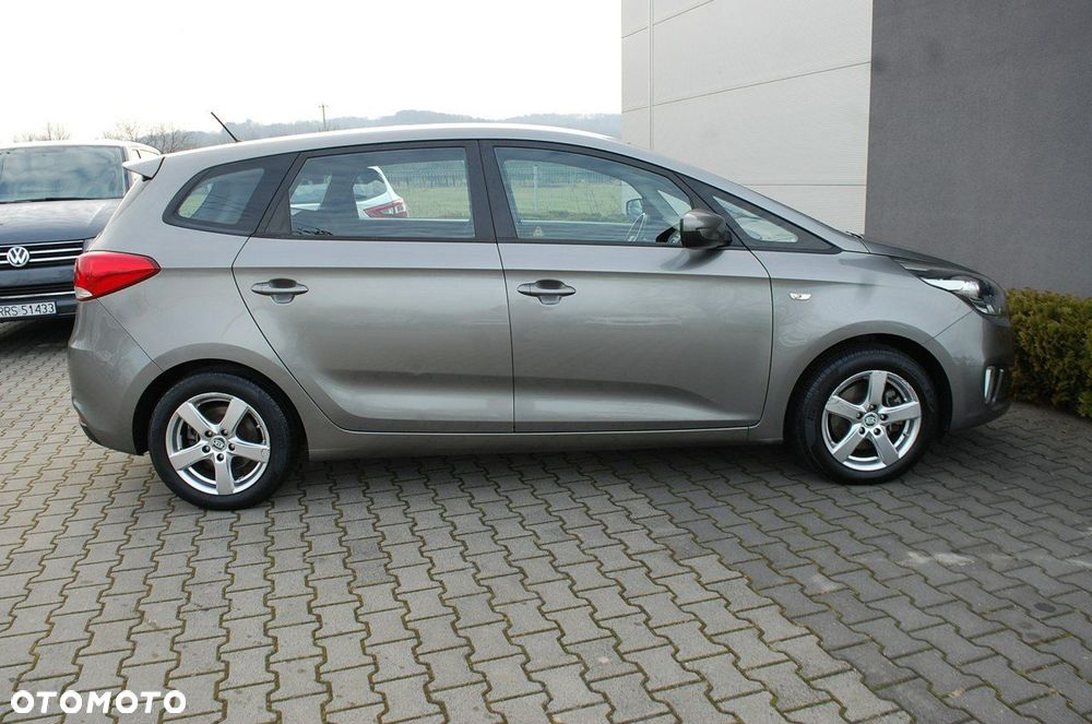Kia Carens - 19