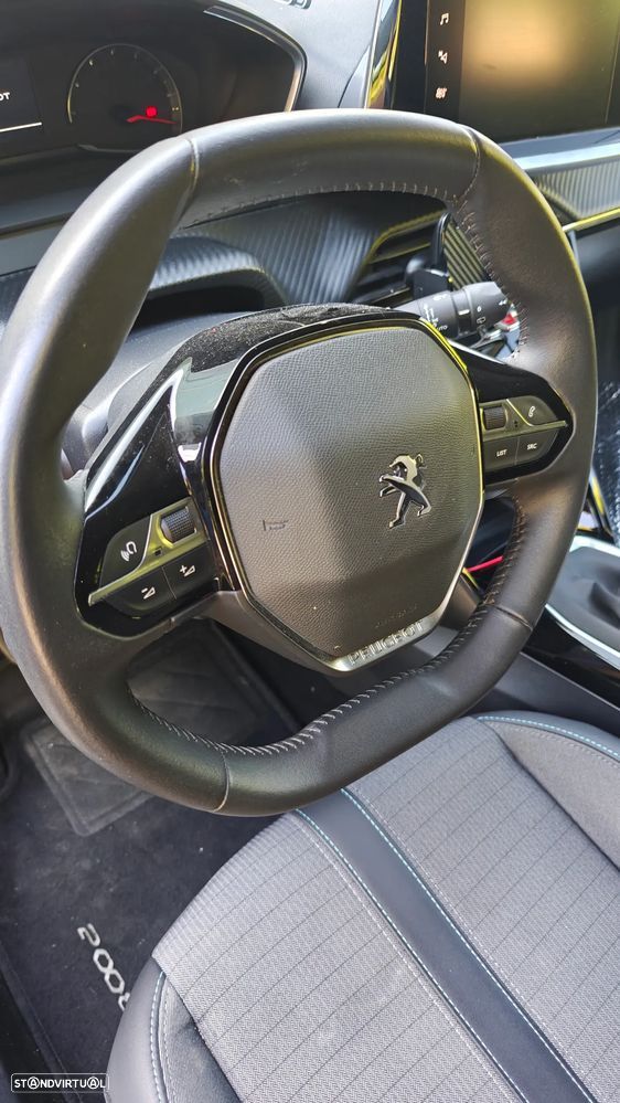 Peugeot 2008 1.2 PureTech Allure - 16