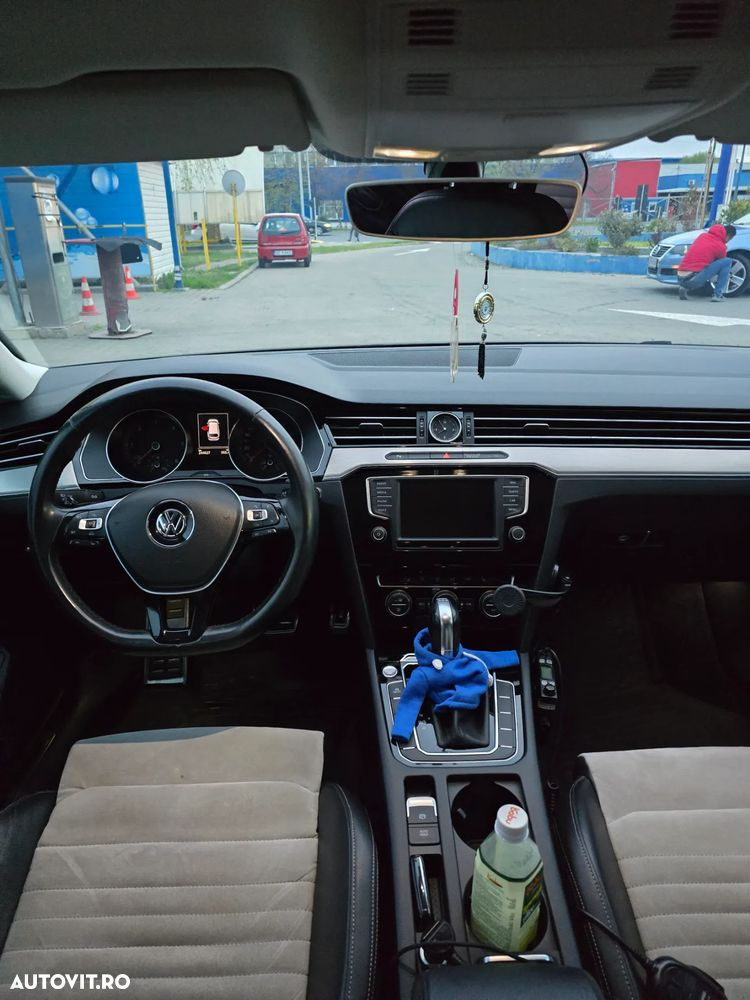 Volkswagen Passat Variant 2.0 TDI DSG 4Motion Highline - 6