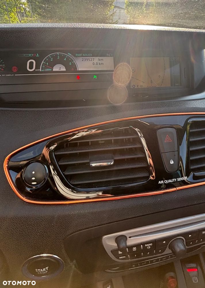 Renault Scenic 1.9 dCi Bose Edition - 7