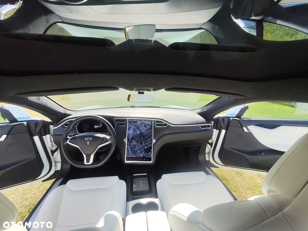 Tesla Model S - 16