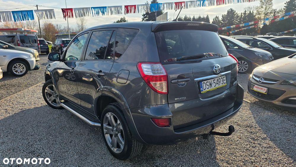 Toyota RAV4 - 8