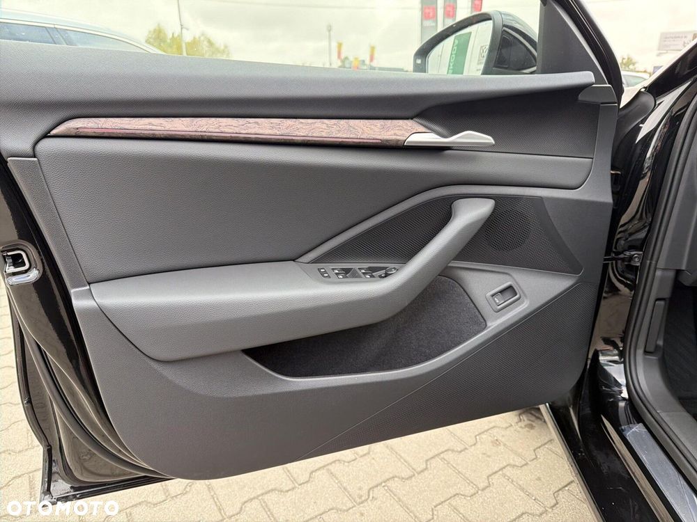 Skoda Superb 2.0 TDI SCR 4x4 L&K DSG - 10