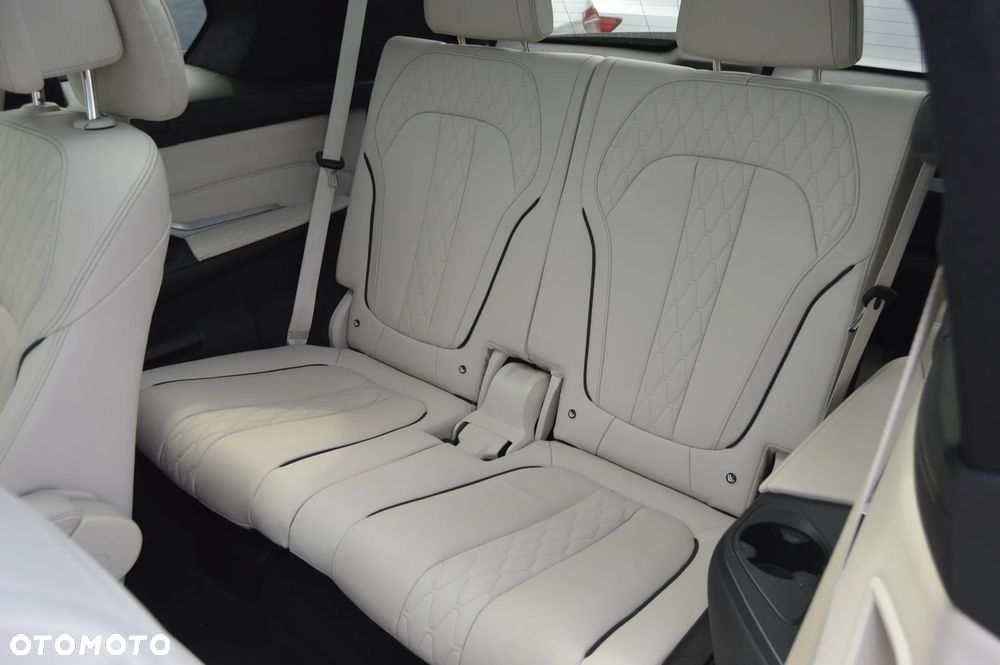 BMW X7 - 10