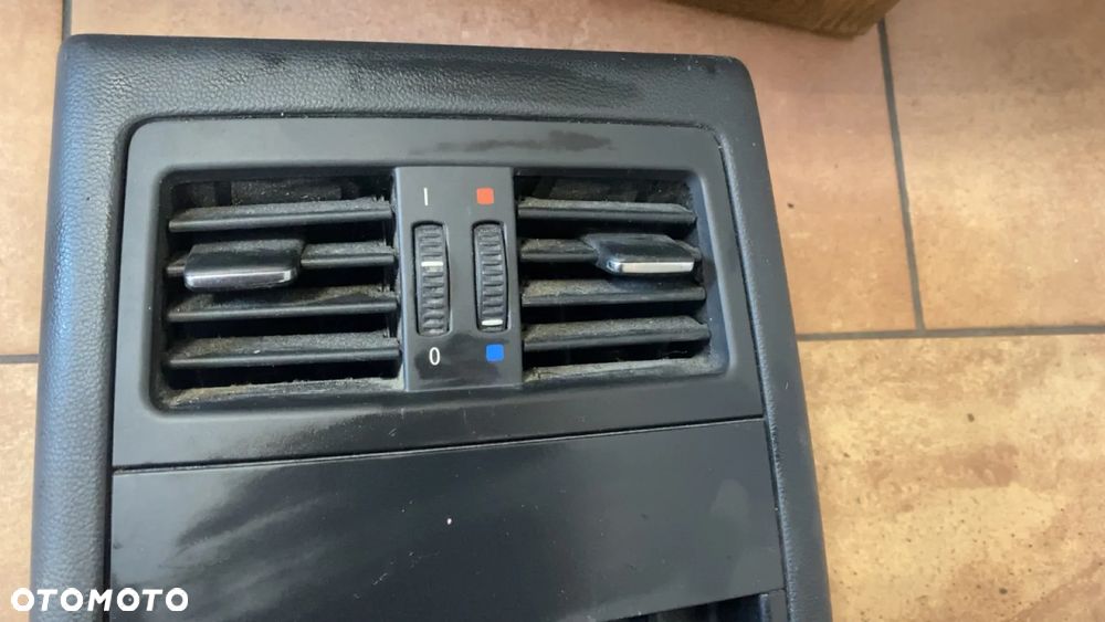 RAMKA TYLNA TUNELU ŚRODKOWEGO BMW E91 E90 7118049 - 2
