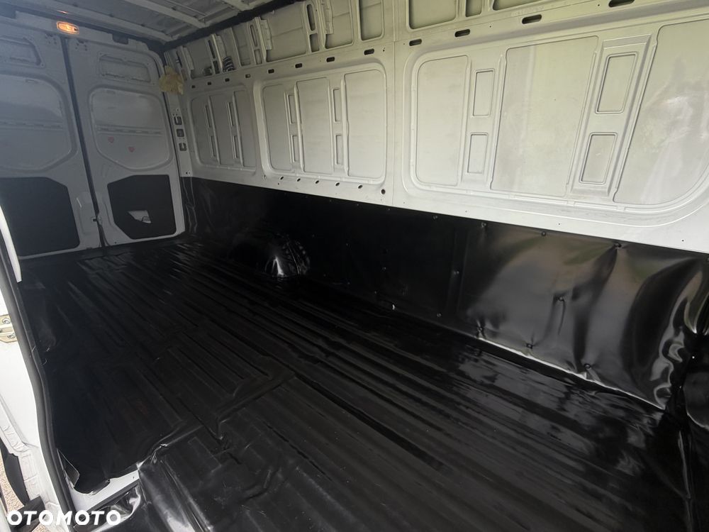 Mercedes-Benz Sprinter - 7