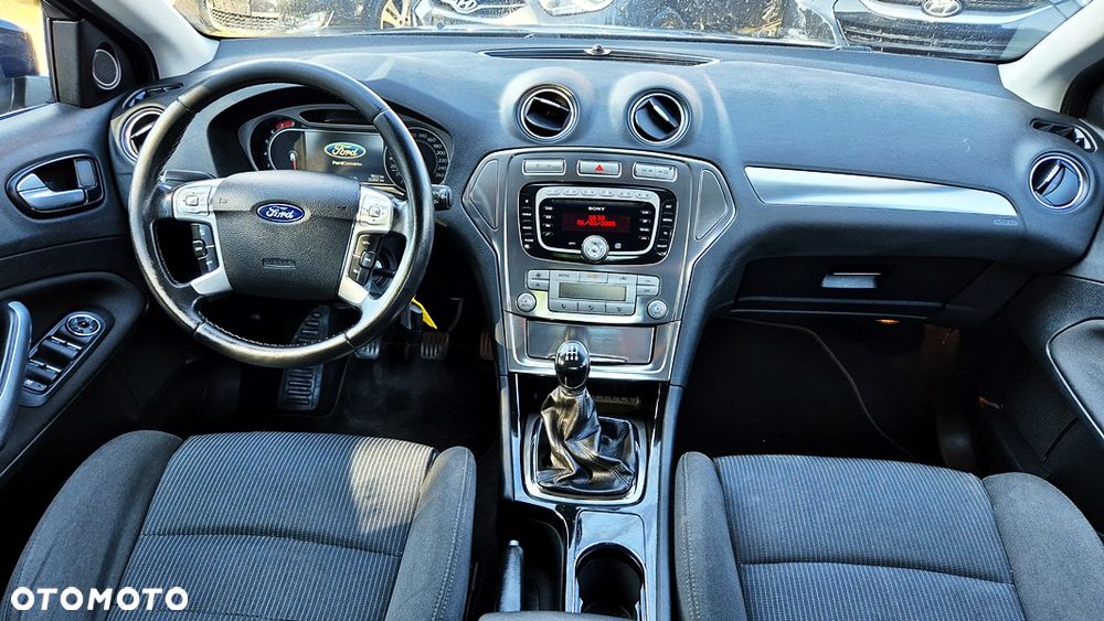 Ford Mondeo - 35