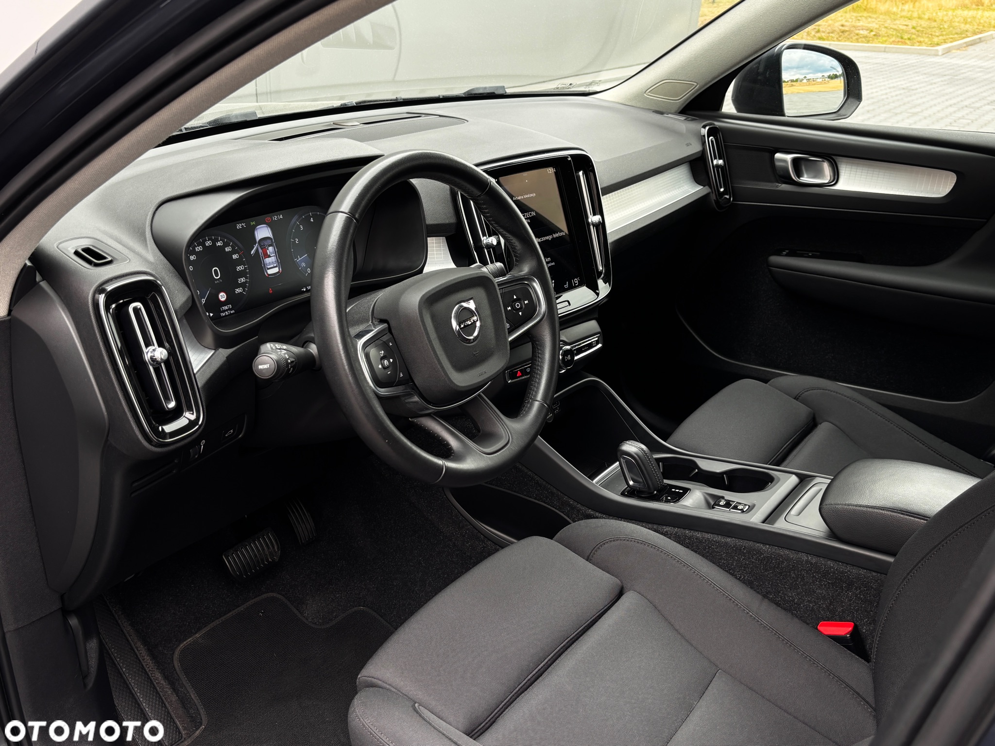 Volvo XC 40 T3 Geartronic Momentum Pro - 11