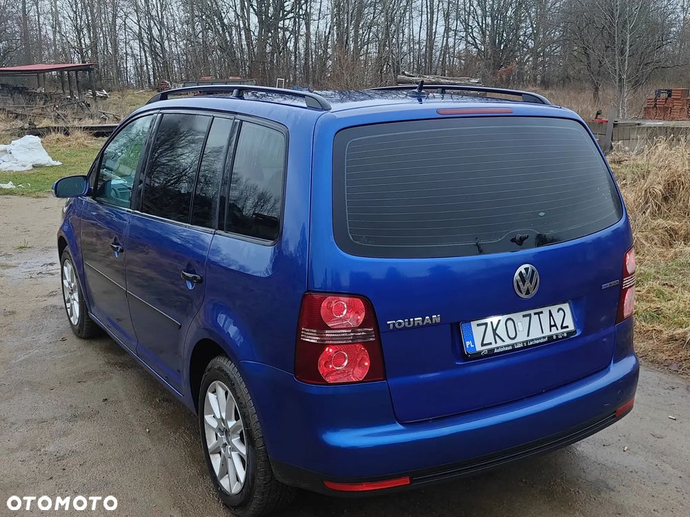 Volkswagen Touran 2008 photo 3