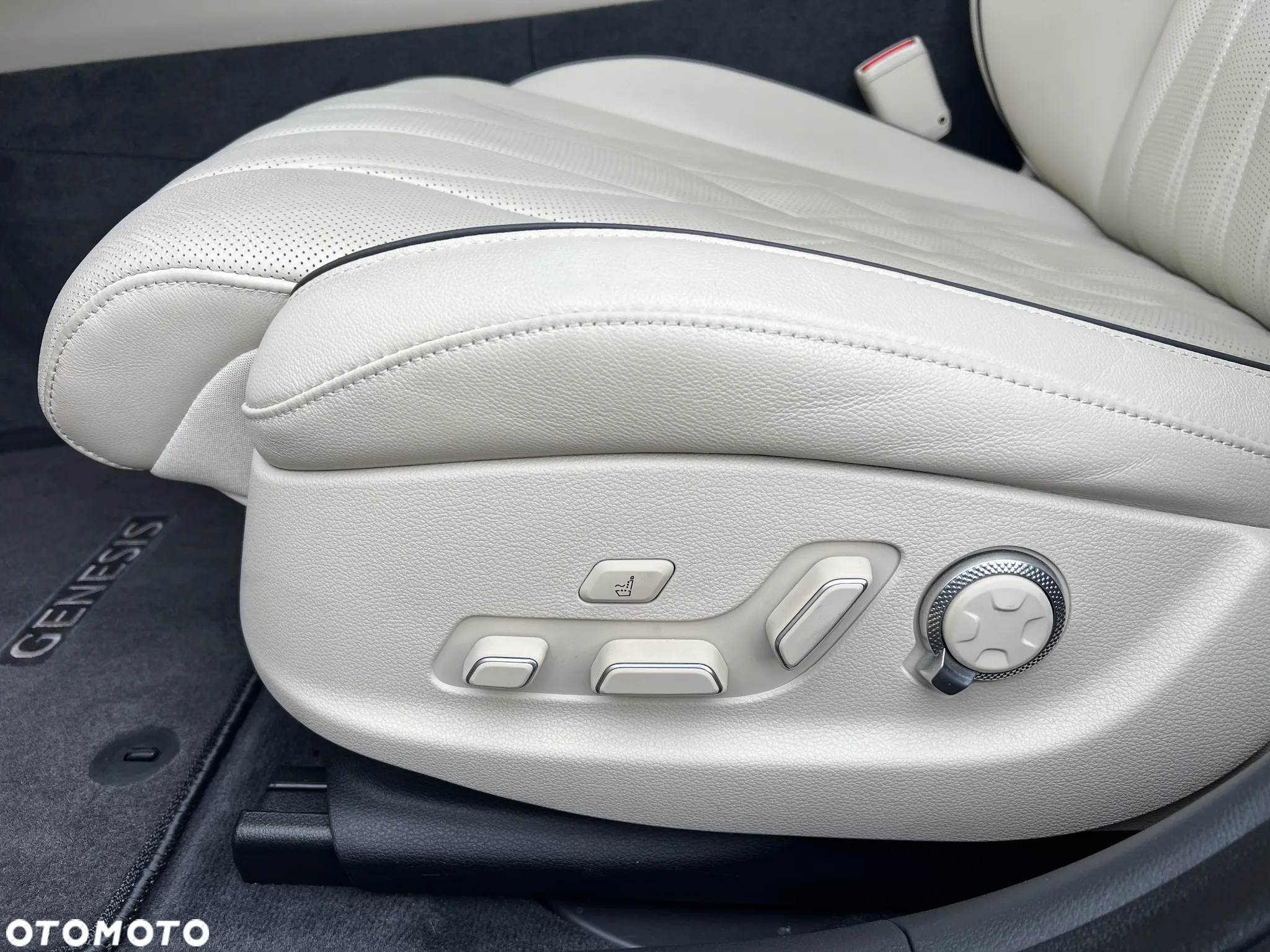 Genesis G80 2.5T AWD AT8 Luxury Line - 12