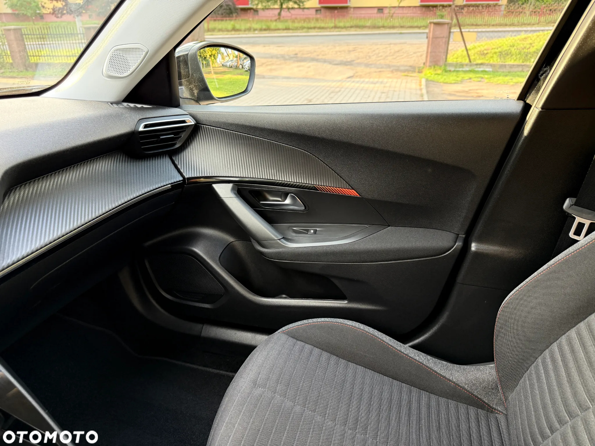 Peugeot 2008 1.2 PureTech Active Pack S&S EAT8 - 39