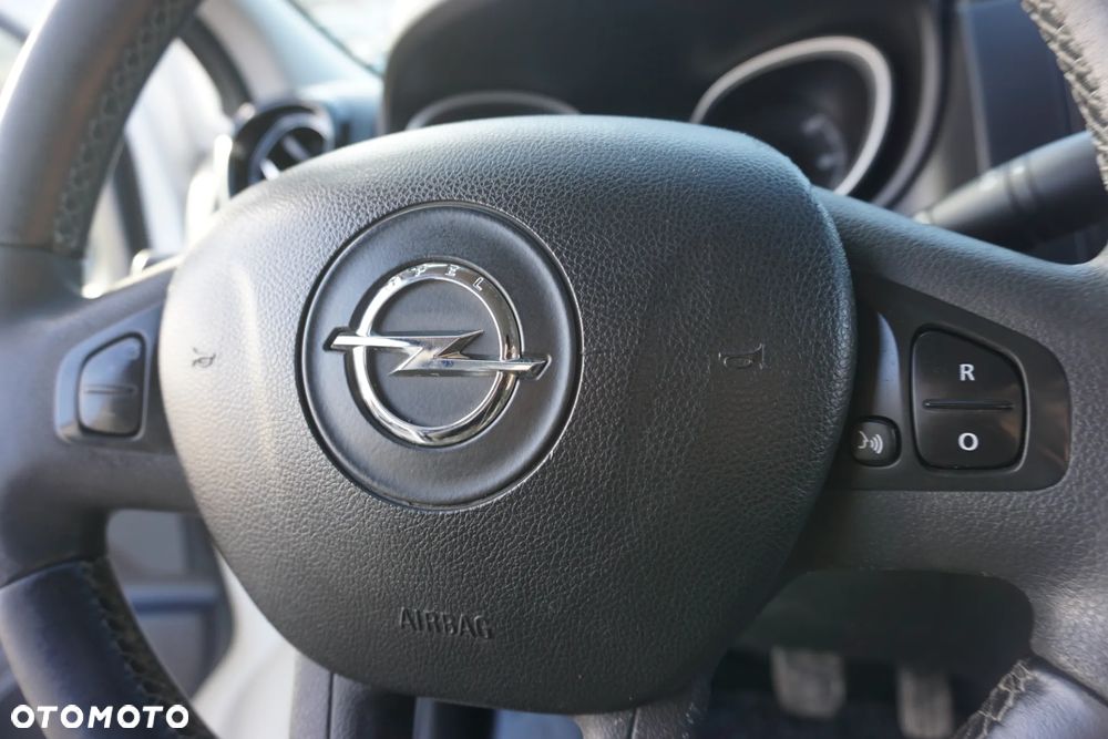 Opel Vivaro - 26