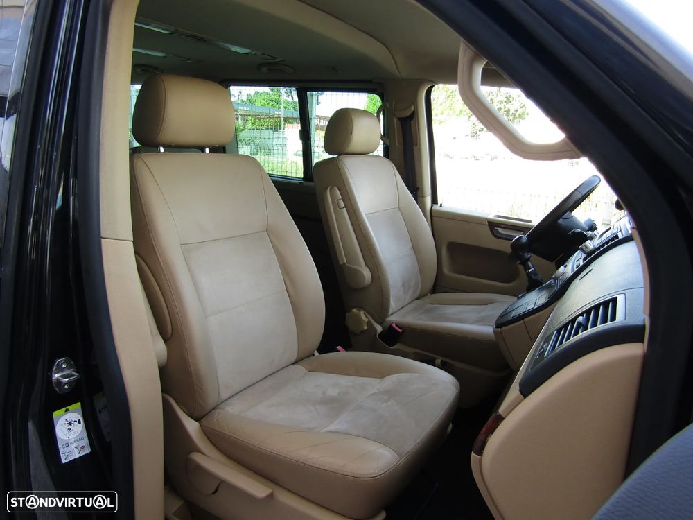 VW Multivan 2.5 TDi Highline - 21