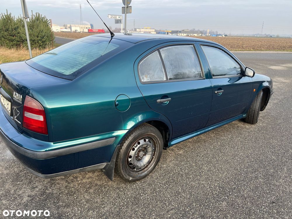 Skoda Octavia 1.6 GLX - 5