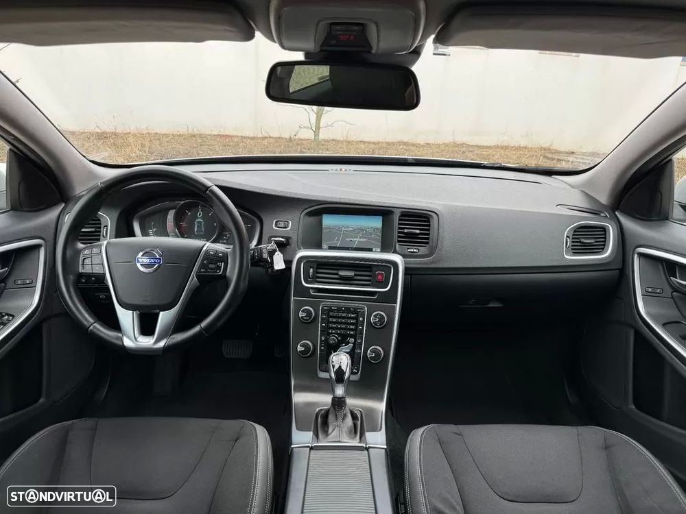 Volvo V60 1.6 D2 Momentum Eco Powershift - 16