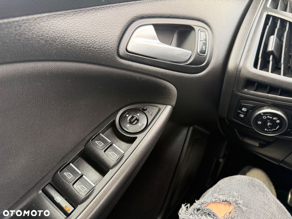 Ford Focus 1.0 EcoBoost ST-Line ASS - 11