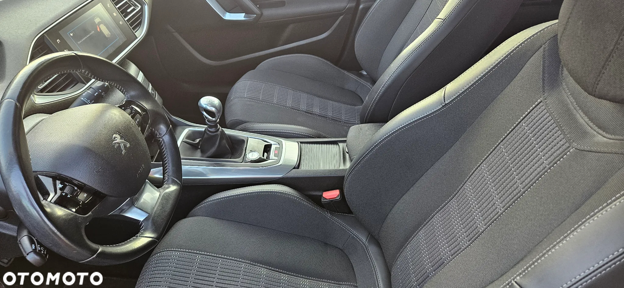 Peugeot 308 1.2 PureTech Allure S&S - 18