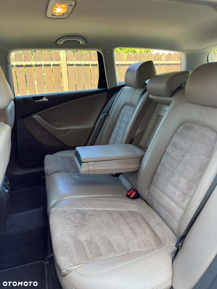 Volkswagen Passat 2.0 TDI DPF Sportline DSG - 22