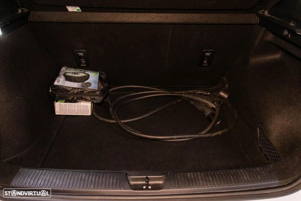 MG MG4 64 kWh Comfort - 28