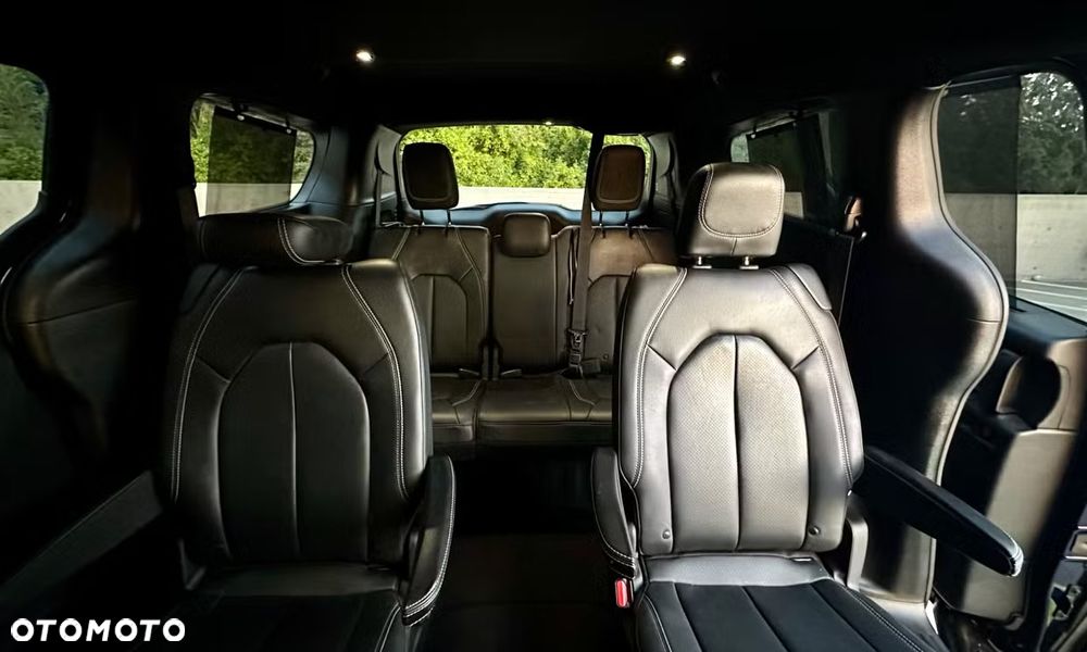 Chrysler Pacifica - 11