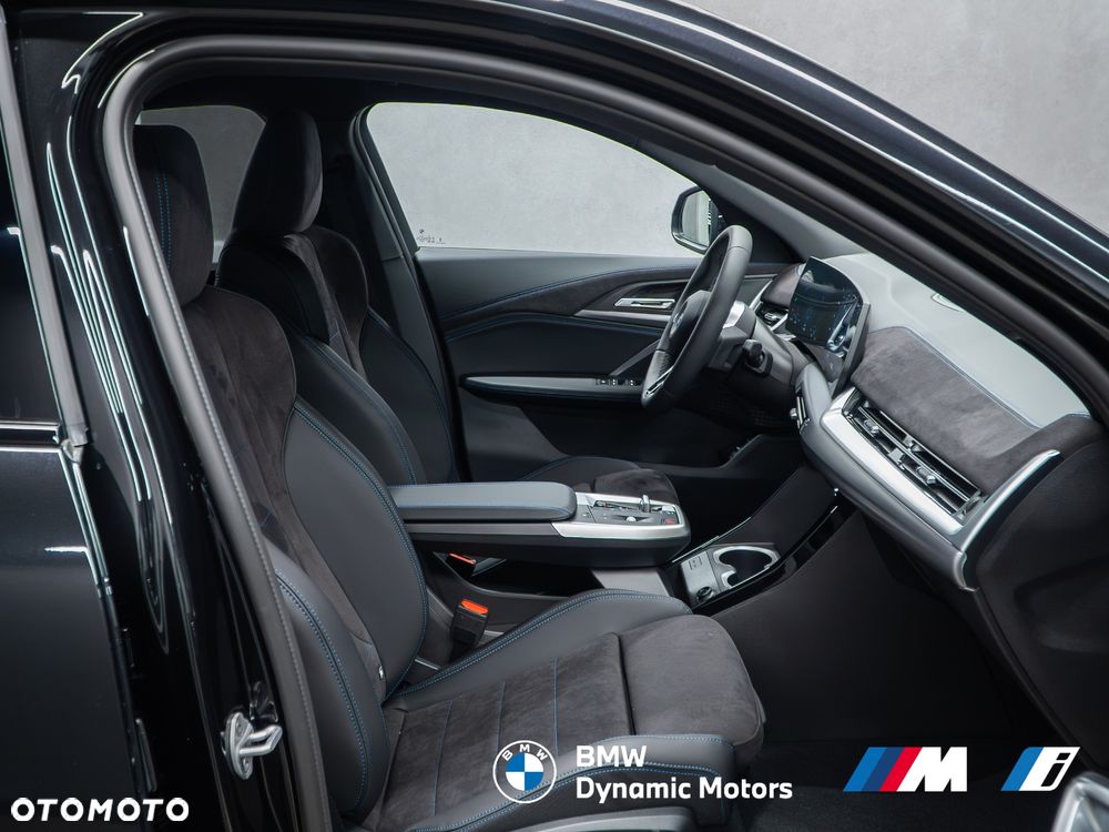 BMW iX2 eDrive20 - 21