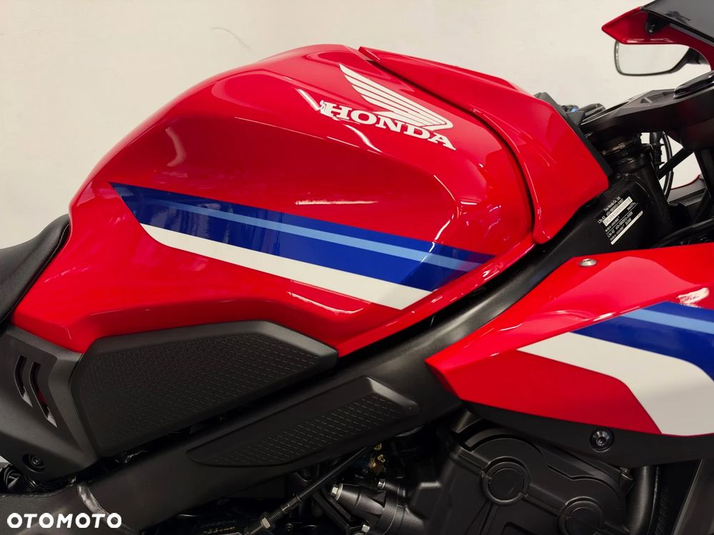 Honda CBR - 32