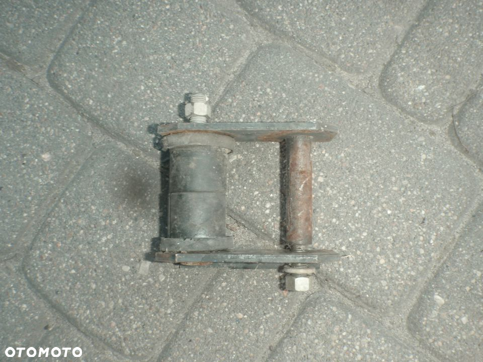 mocowanie resora piaggio porter daihatsu - 2