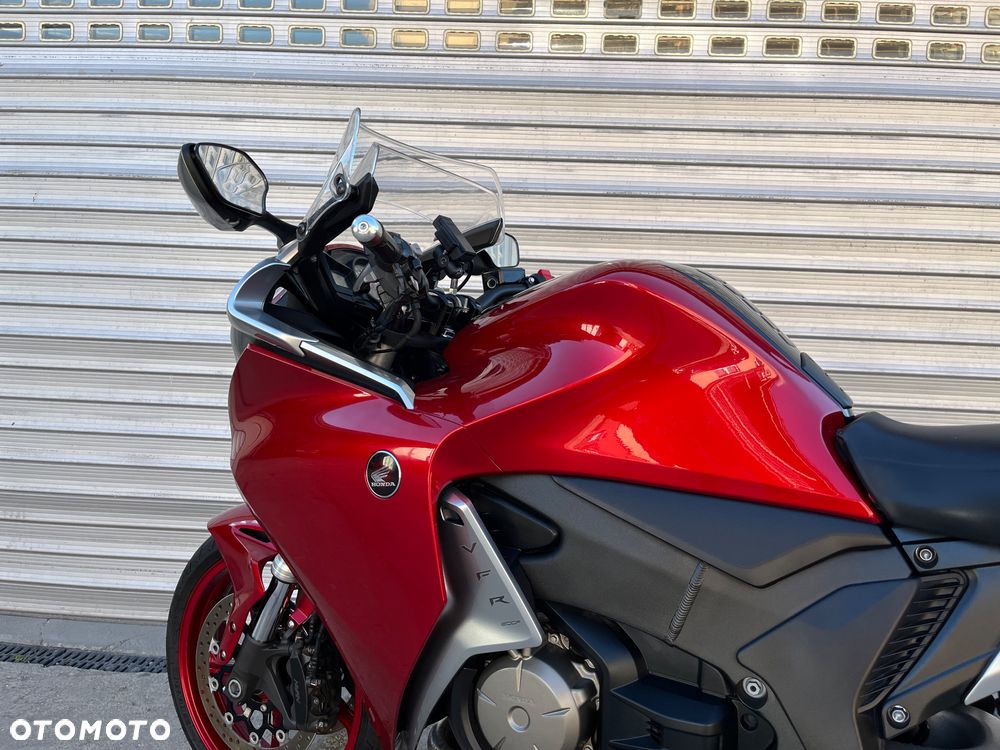 Honda VFR - 10
