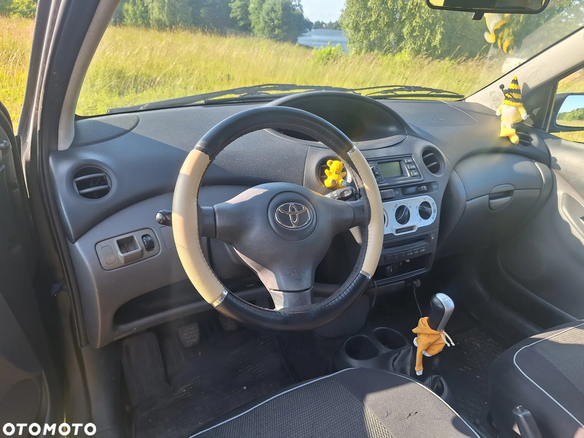 Toyota Yaris 1.0 Base - 4