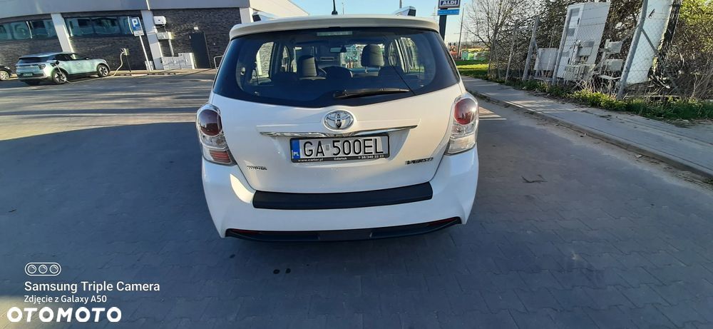 Toyota Verso 1.8 Premium 7os MS - 9