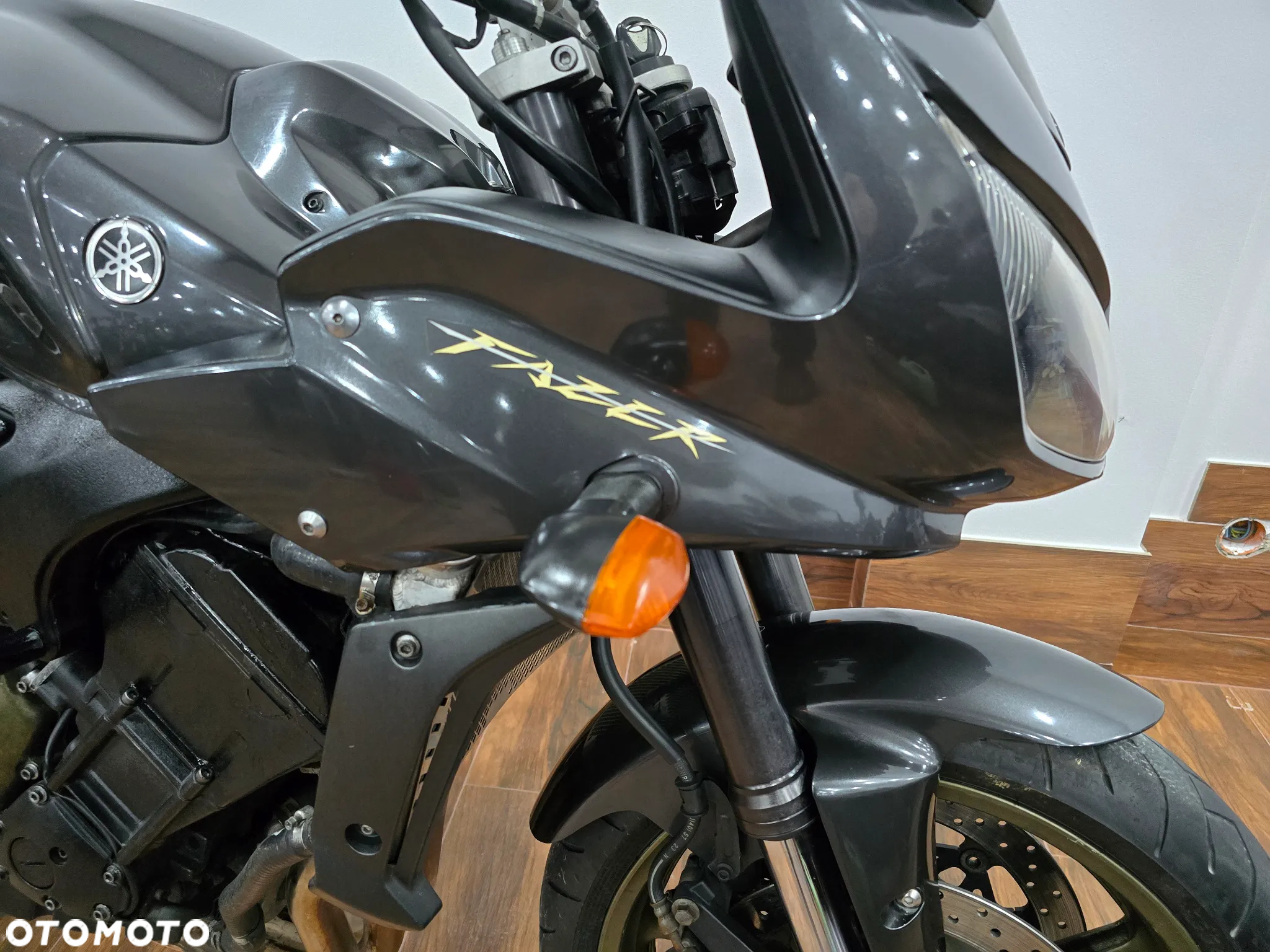 Yamaha FZ - 12
