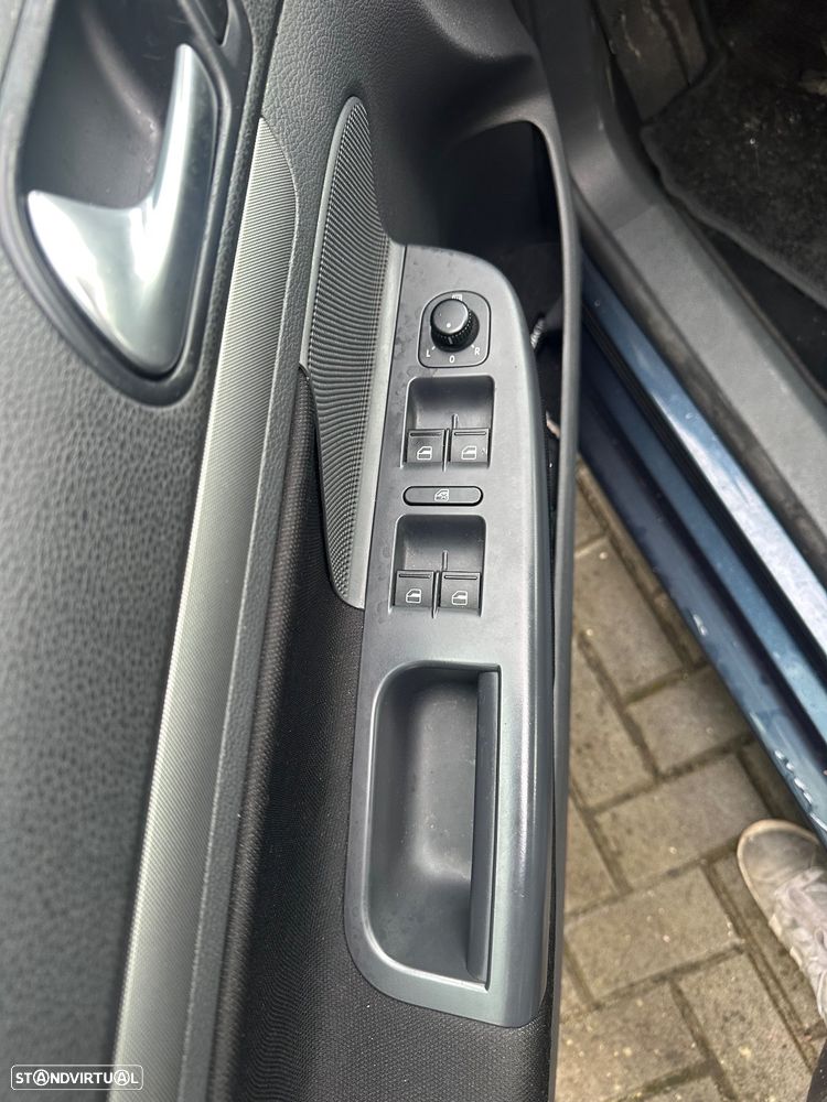 VW Golf Variant 2.0 TDi Confortline DSG - 18