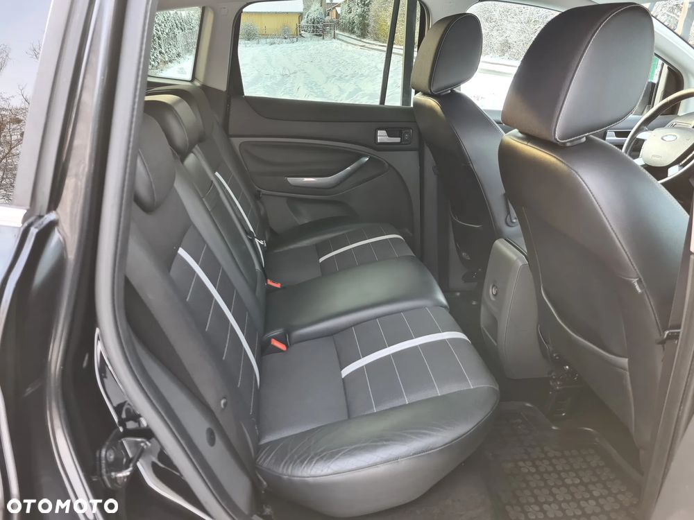 Ford Kuga 2.5 4x4 Titanium - 14