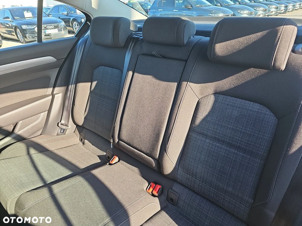 Volkswagen Passat 2.0 TSI Business DSG - 12