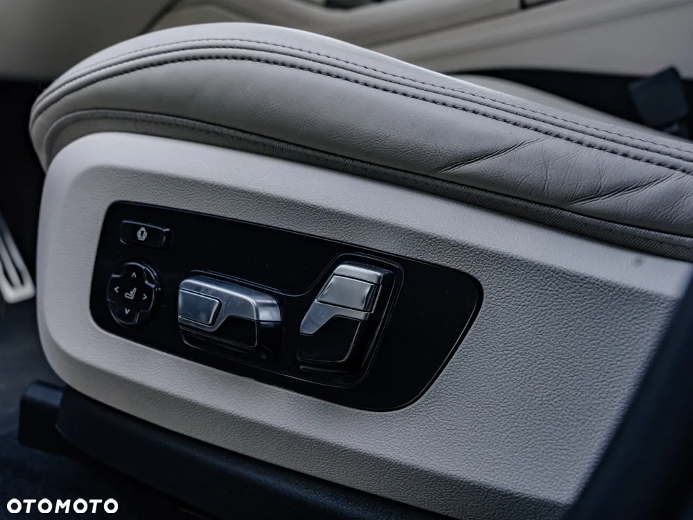 BMW X6 M50i - 10