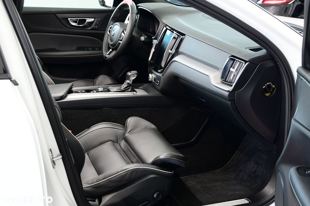 Volvo S60 T4 R-Design - 10