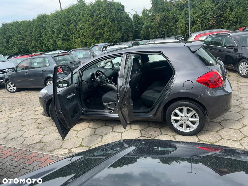 Toyota Auris 2.0 D-4D Executive - 5