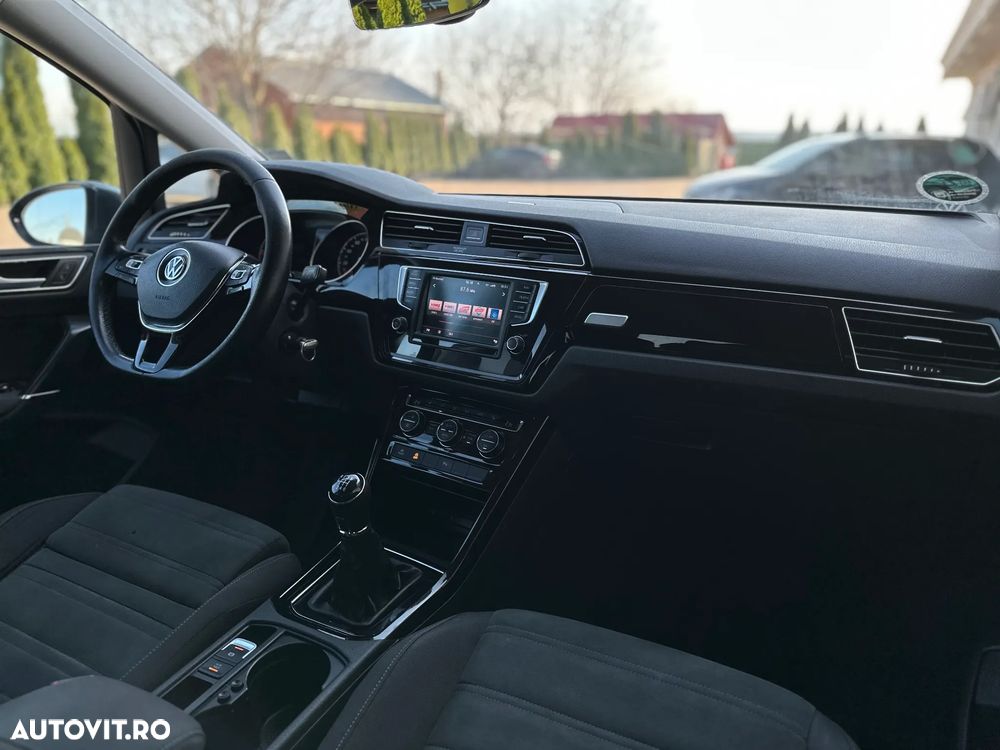 Volkswagen Touran 2.0 TDI SCR (BlueMotion Technology) Highline - 17