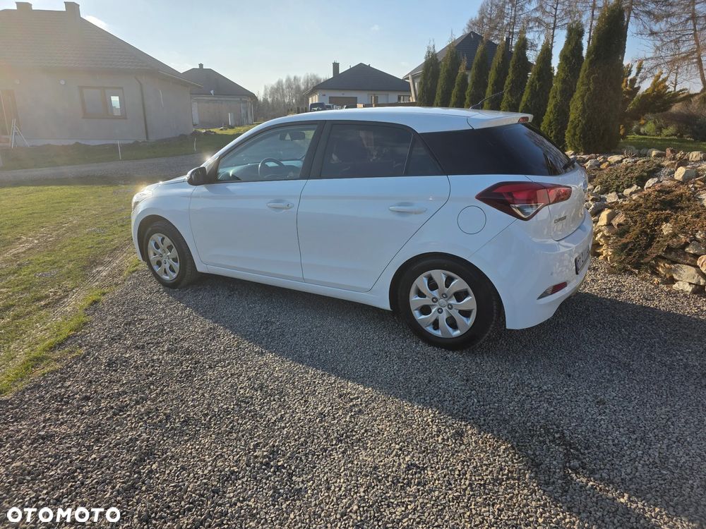 Hyundai i20 - 17