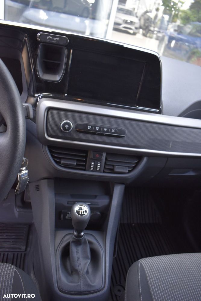 Ford Transit Courier - 30