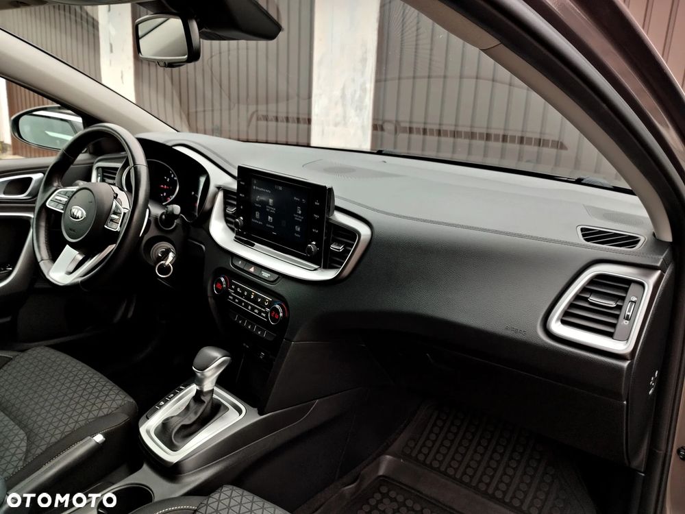 Kia XCeed - 18