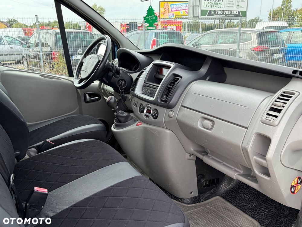 Renault Trafic Passenger Expression - 11